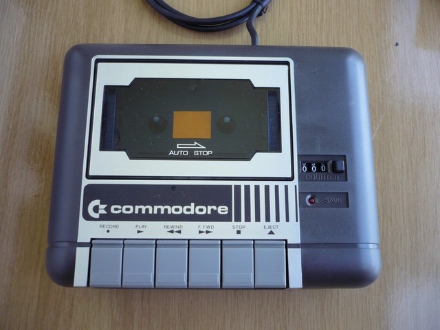 kazetovamechanika_(commodore)_commodore_1531cerna_pred.jpg, 91 kB