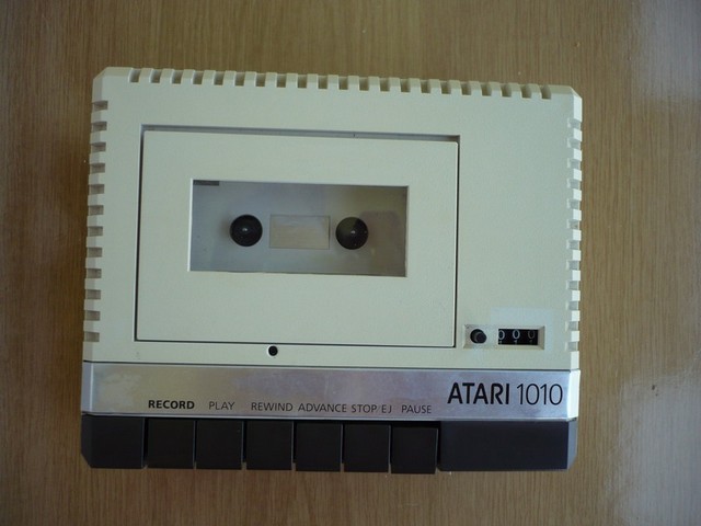 kazetovamechanika_atari_1010_pred.jpg, 79 kB