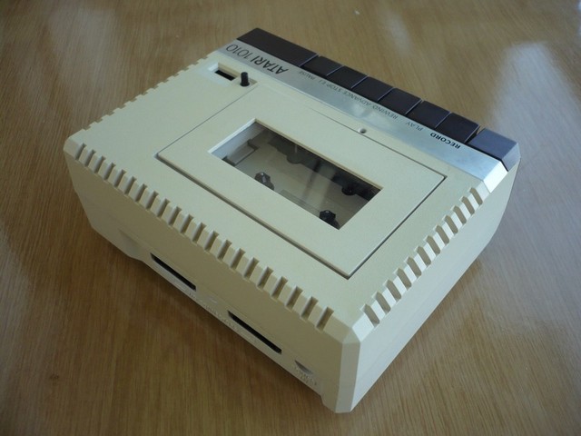 kazetovamechanika_atari_1010_vrch.jpg, 84 kB