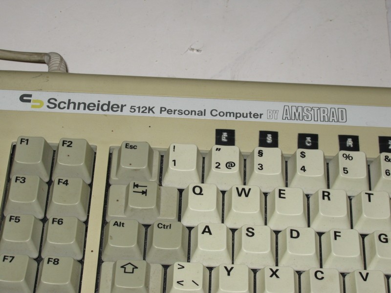 klavesnice_amstrad_pc1512_detail.jpg, 93 kB