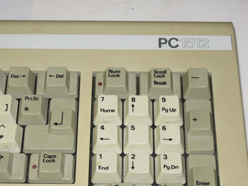 klavesnice_amstrad_pc1512_detail2.jpg, 88 kB