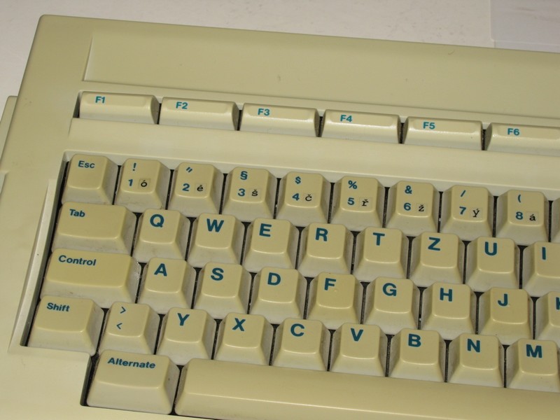 klavesnice_atari_tt030_detail.jpg, 89 kB