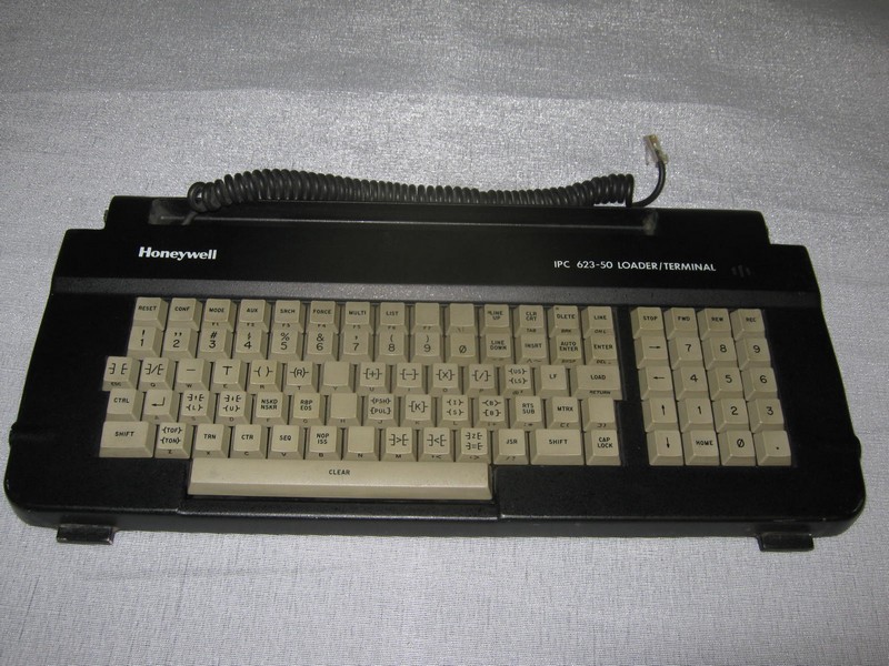 klavesnice_honeywellipc62350loaderterminal_pred2.jpg, 148 kB