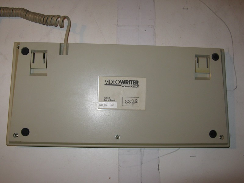 klavesnice_philips_videowriter450_vzad.jpg, 65 kB