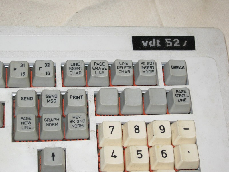 klavesnice_terminal_videoton_vdt52_detail.jpg, 105 kB