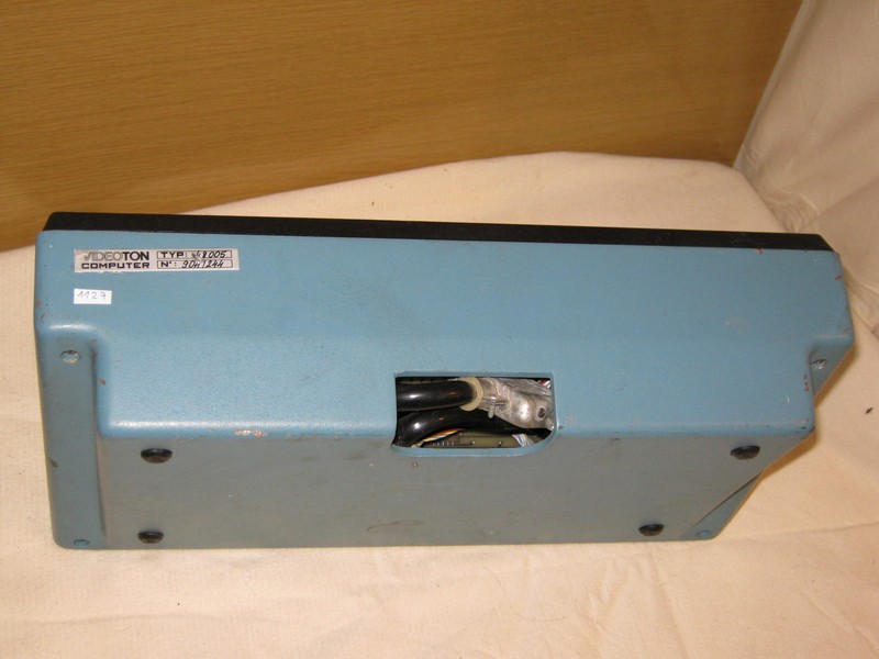 klavesnice_terminal_videoton_vrch2.jpg, 80 kB
