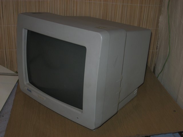 monitor_(atari)_atari_sm124_spod.jpg, 36 kB