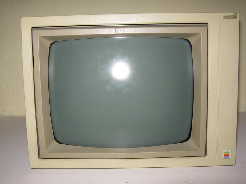 monitor_apple_2e_pred.jpg, 69 kB