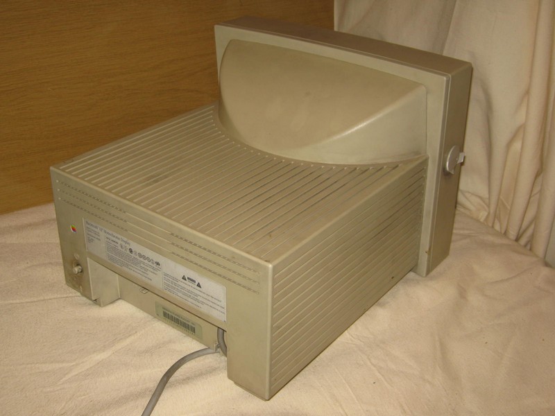 monitor_apple_macintosh12monochromedissplay_vrch.jpg, 91 kB