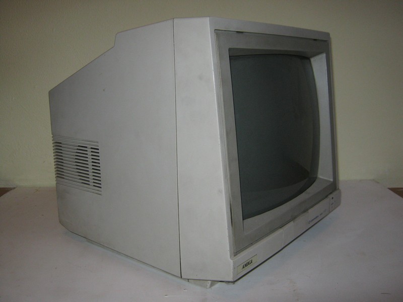 monitor_commodore_1081_spod2.jpg, 65 kB