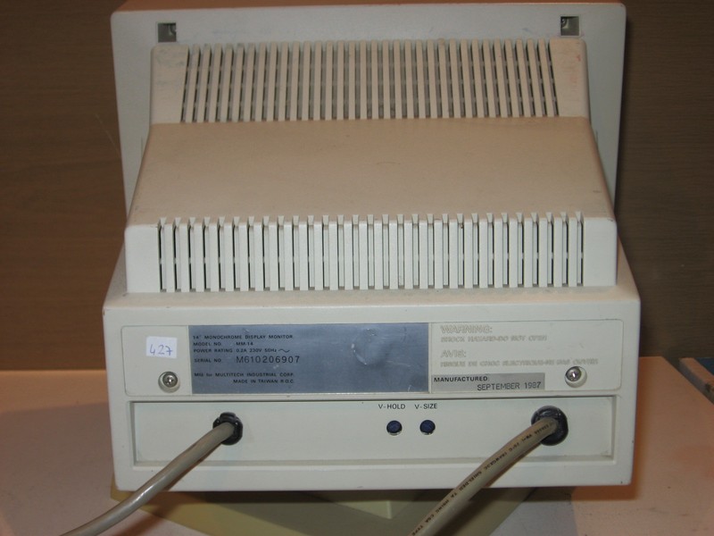 monitor_commodore_pc103_mm14_vzad.jpg, 84 kB