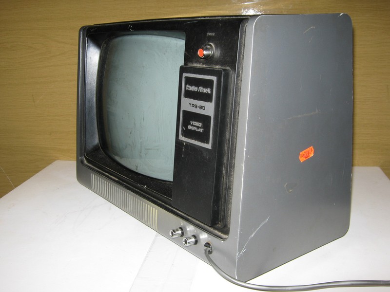 monitor_tandy_trs80model1_spod.jpg, 87 kB