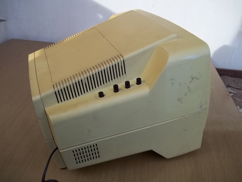 monitor_thomson_mc92936_vrch.jpg, 133kB