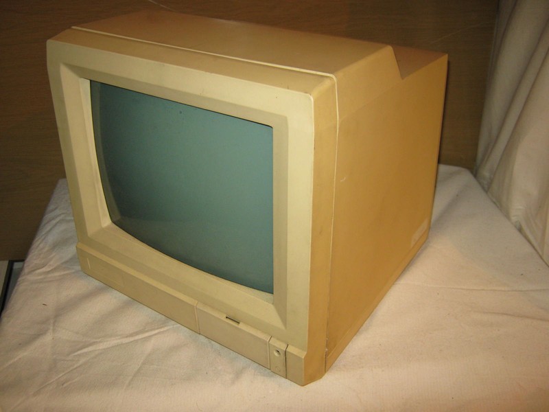 monitor_unitrapolkolor_mm12p_spod.jpg, 77 kB