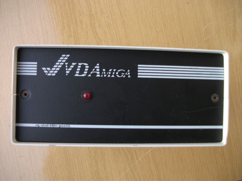 ostatni_(amiga)_genlock_homemade_vdamiga_pred2.jpg, 134 kB