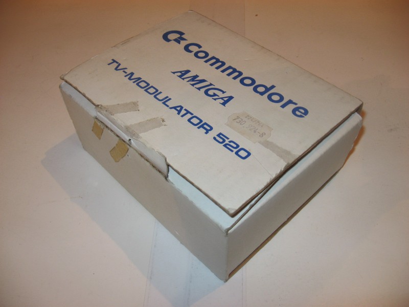 ostatni_modulator_commodore_amiga520_krabspod.jpg, 70 kB