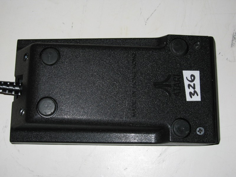 ovladac_joypad_atari_videotouchpad_vzad.jpg, 127 kB