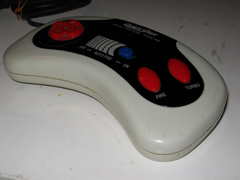 ovladac_joypad_quickshot_qs200_spod.jpg, 64 kB