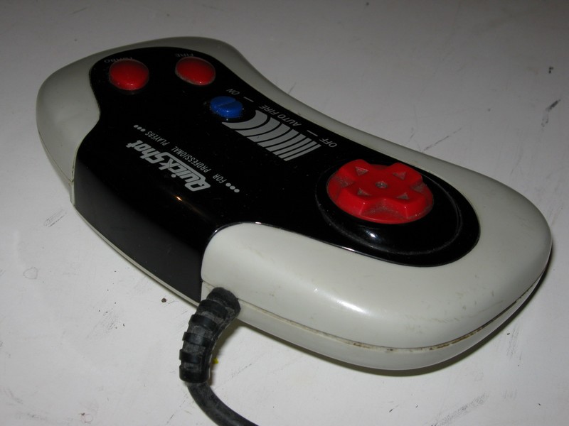 ovladac_joypad_quickshot_qs200_vrch.jpg, 69 kB