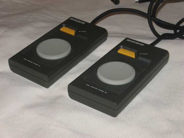 ovladac_joypad_sord_m5original_spod.jpg, 102 kB