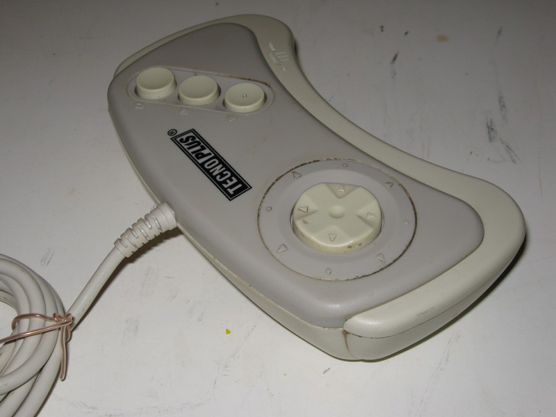 ovladac_joypad_technoplus_vrch.jpg, 67 kB