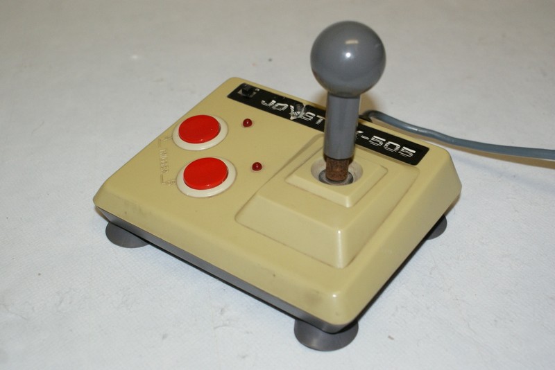 ovladac_joystick_505_spod.jpg, 111 kB