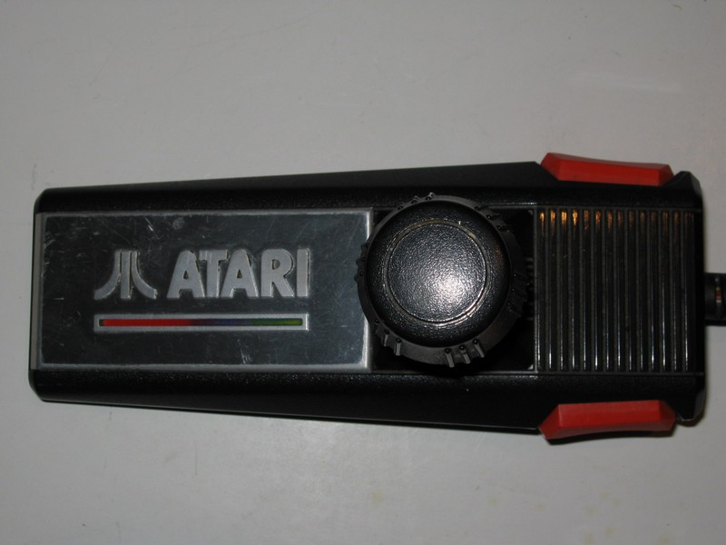 ovladac_joystick_atari_pred2.jpg, 73 kB