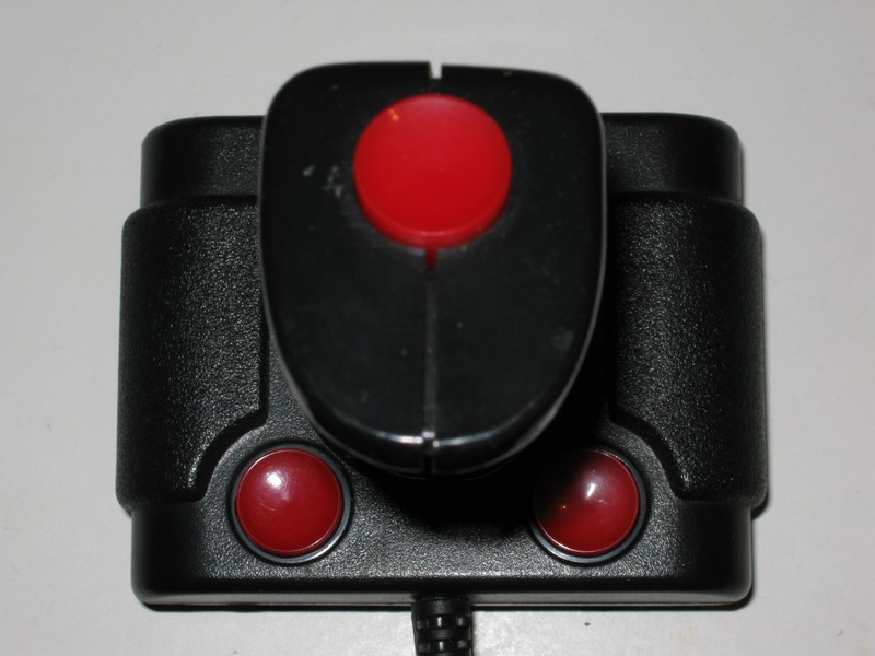 ovladac_joystick_cernytricervenytlacitka_pred2.jpg, 82 kB