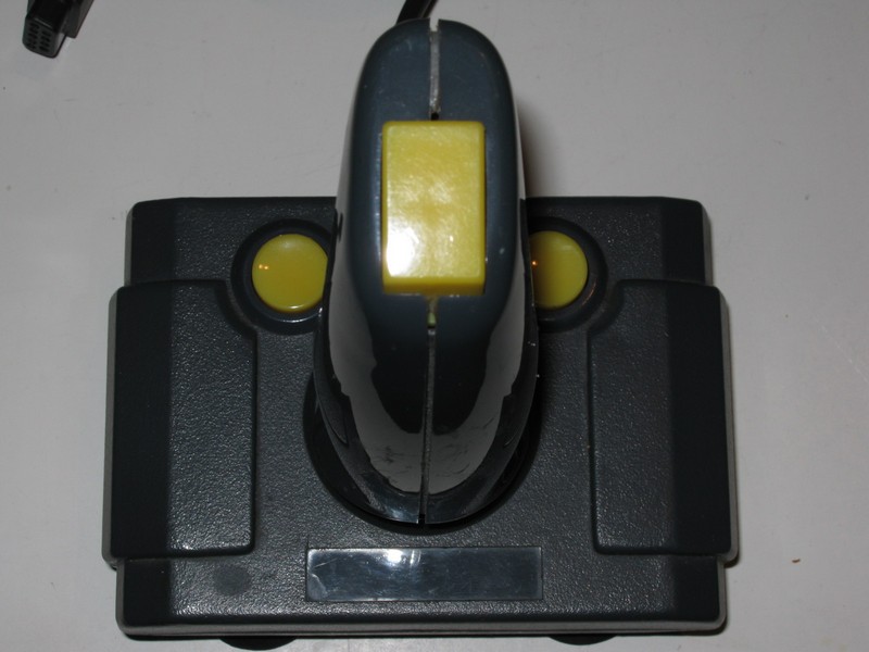 ovladac_joystick_cernyzlutytlacitka_pred2.jpg, 81 kB