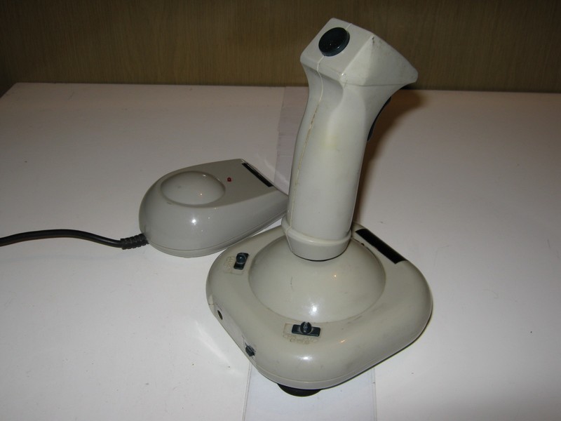 ovladac_joystick_challengerbezdrat_vsespod.jpg, 58 kB