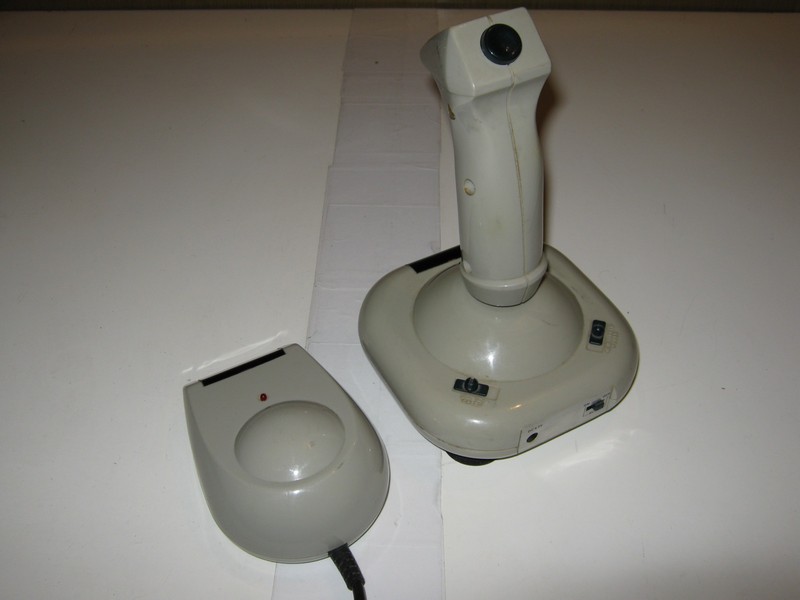 ovladac_joystick_challengerbezdrat_vsevrch.jpg, 55 kB