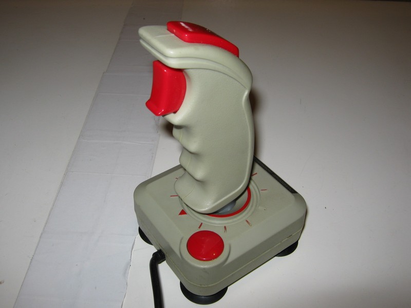 ovladac_joystick_cheetahannihilator_vrch.jpg, 61 kB