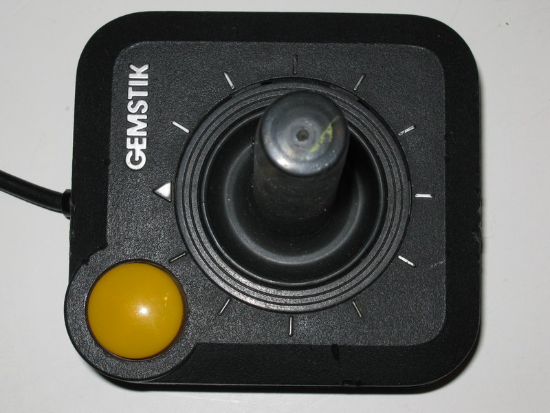 ovladac_joystick_gemstik_pred2.jpg, 119 kB