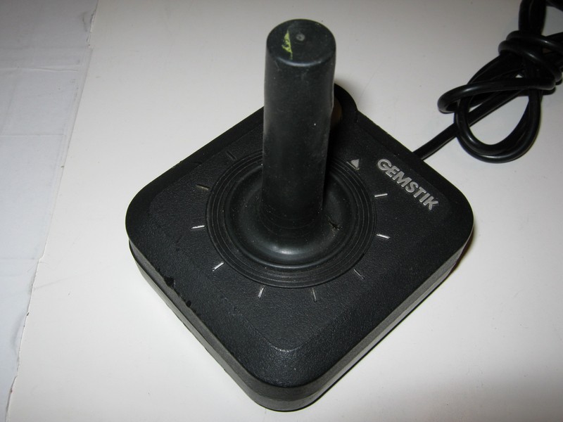 ovladac_joystick_gemstik_spod.jpg, 78 kB