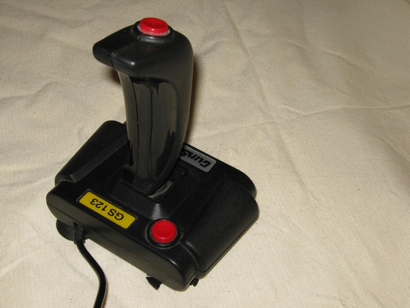 ovladac_joystick_gunshot1gs123_vrch.jpg, 101 kB