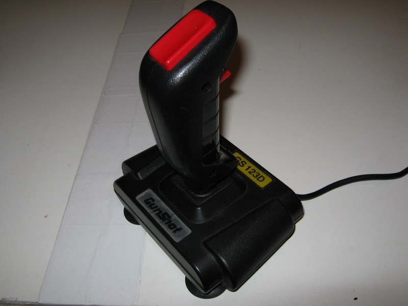 ovladac_joystick_gunshot_gs123d_spod.jpg, 62 kB