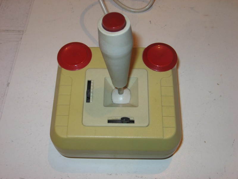 ovladac_joystick_ibm_joystickturbo_pred.jpg, 68 kB