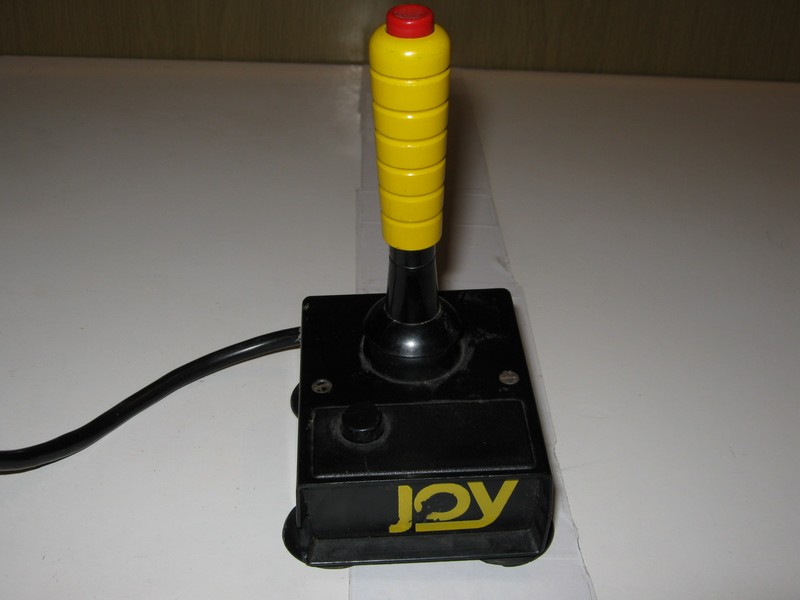 ovladac_joystick_joysinterface_pred.jpg, 59 kB