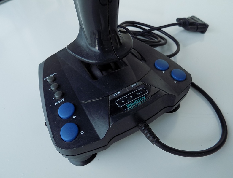 ovladac_joystick_pcdominatorlogic3_spod.jpg, 118kB