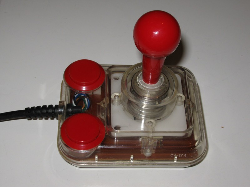 ovladac_joystick_pruhledny_pred.jpg, 72 kB