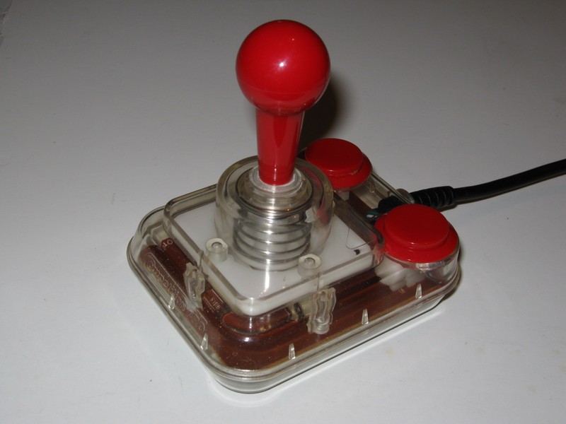 ovladac_joystick_pruhledny_vrch.jpg, 69 kB