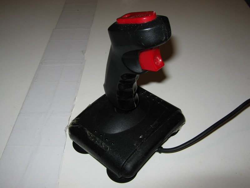 ovladac_joystick_qji_turbosv121_vrch.jpg, 66 kB