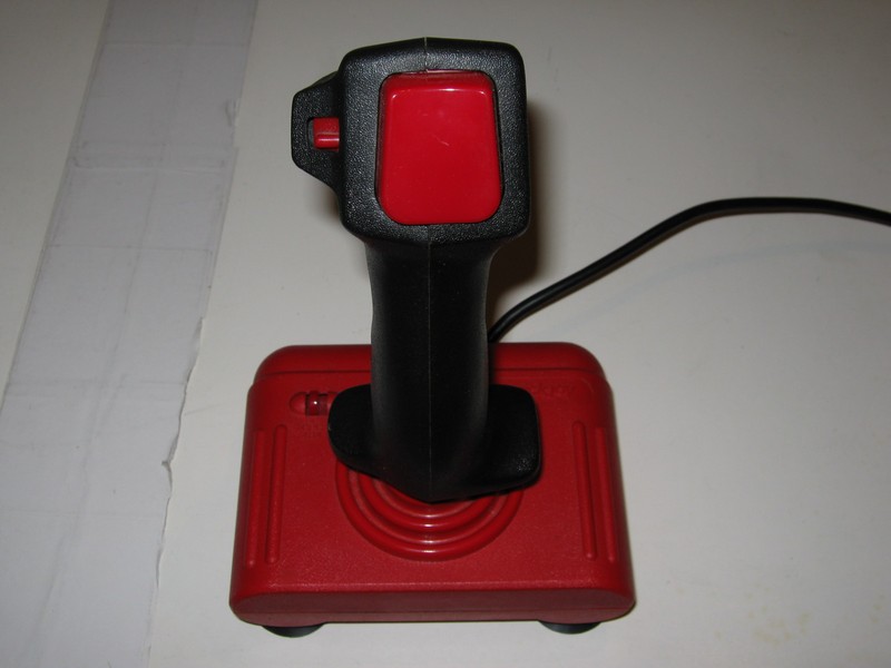 ovladac_joystick_quickjoy2turbo_qs124_pred.jpg, 62 kB