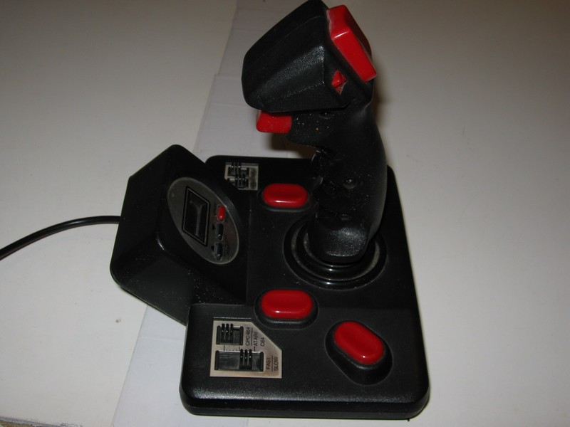 ovladac_joystick_quickjoy5_superboardsv125_vrch2.jpg, 64 kB