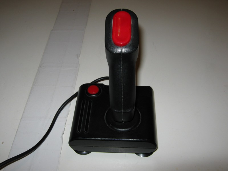 ovladac_joystick_quickjoy_juniorsv119_pred.jpg, 59 kB