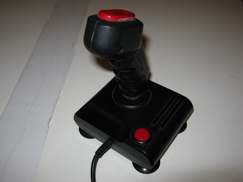 ovladac_joystick_quickjoy_juniorsv119_vrch.jpg, 59 kB