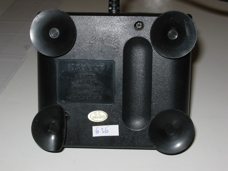 ovladac_joystick_quickjoy_juniorsv119_vzad.jpg, 108 kB