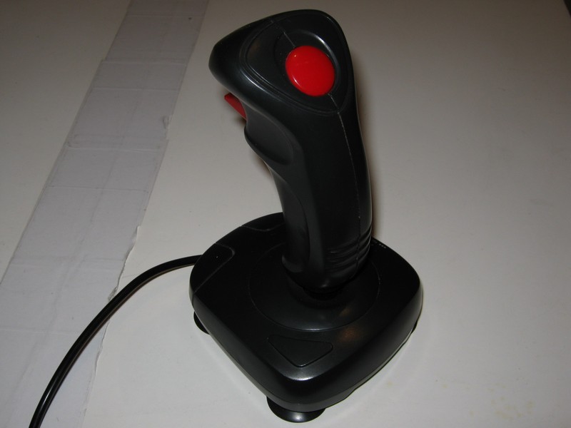 ovladac_joystick_quickshot_qs131_spod.jpg, 55 kB