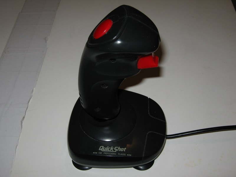 ovladac_joystick_quickshot_qs131_spod2.jpg, 55 kB