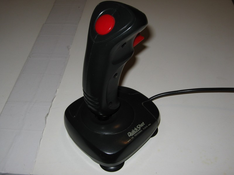 ovladac_joystick_quickshot_qs131_vrch.jpg, 56 kB